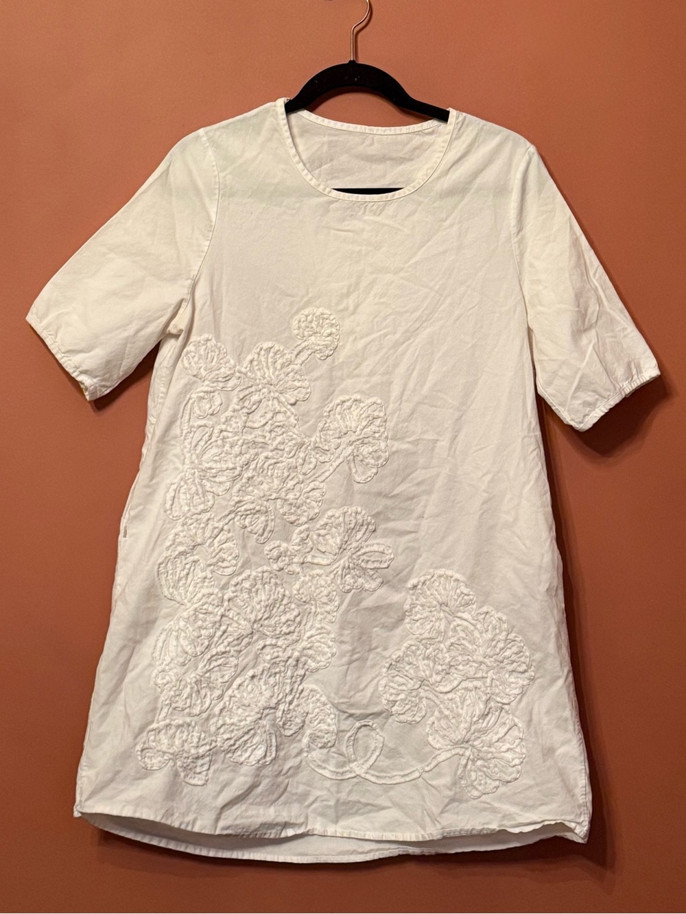 White Embroidered Short Sleeve Women's Tunic dress with pockets